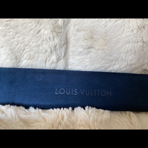 Authentic Louis Vuitton fine jewelry travel case. - Picture 2 of 5